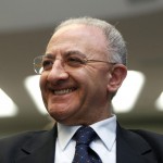 vincenzo-de-luca-sorride