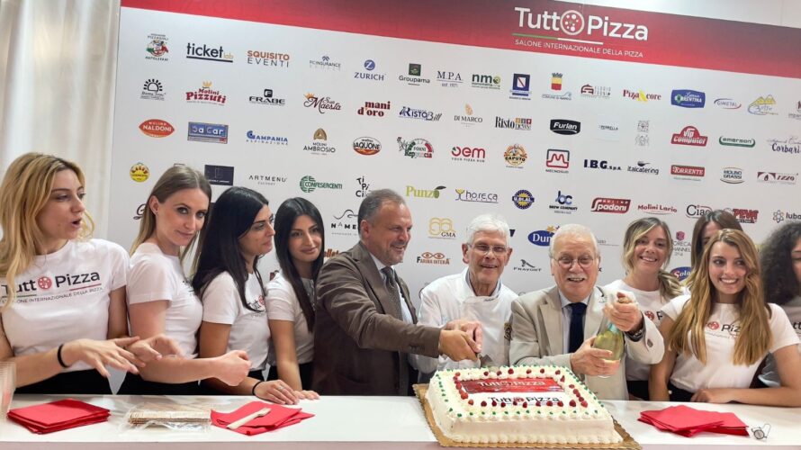 Napoli ritorna a ospitare “TuttoPizza” la più importante fiera internazionale del settore che dal 22 al 24 maggio si svolgerà nei padiglioni della Mostra d’Oltremare. Giunto alla sesta edizione la […]